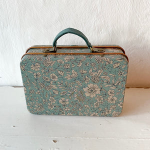 Maileg - Metal suitcase, blossom blue. Dessin Design