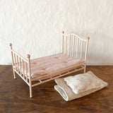 Maileg - Vintage bed, Rose. Dessin Design