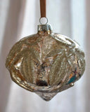 Guldglittrande julkula DessinDesign