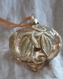 Guldglittrande julkula DessinDesign