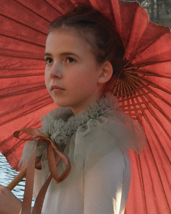 Volangkrage av tyll - Dusty mint DessinDesign