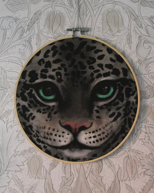 Tygtavla - Snöleopardansikte DessinDesign