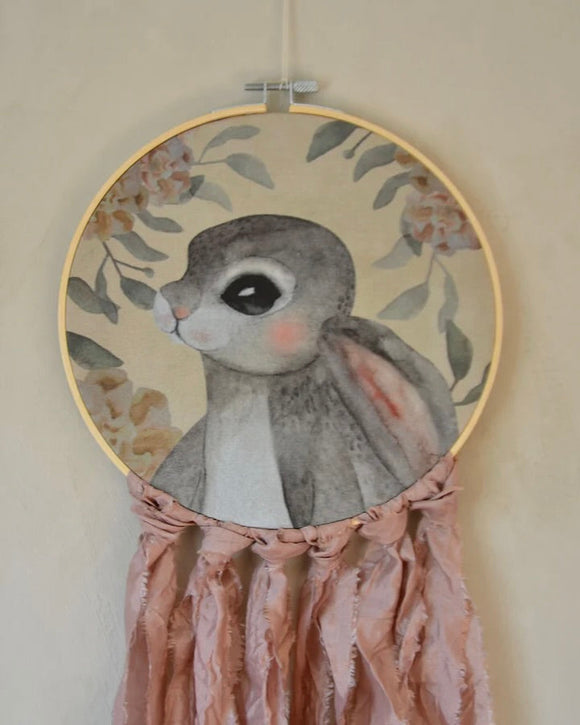 Tygtavla, Kaninporträtt - Rosa DessinDesign