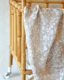 Babyfilt av muslin - Magnolia tree DessinDesign