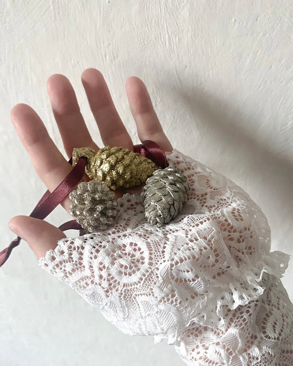 Hängande kottar DessinDesign