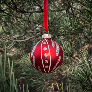 Vintage Christmas bauble - red