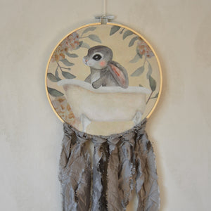 Wall hoop; Bath tub bunny - grey - Dessin Design