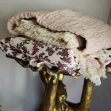 Mellow Tawny blanket and cherry blanket - Garbo&Friends, Dessin Design