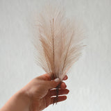 Synthetic feathers, beige