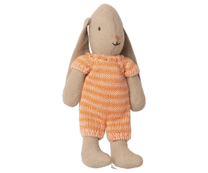Maileg - Bunny in striped knitted suit, Dessin Design